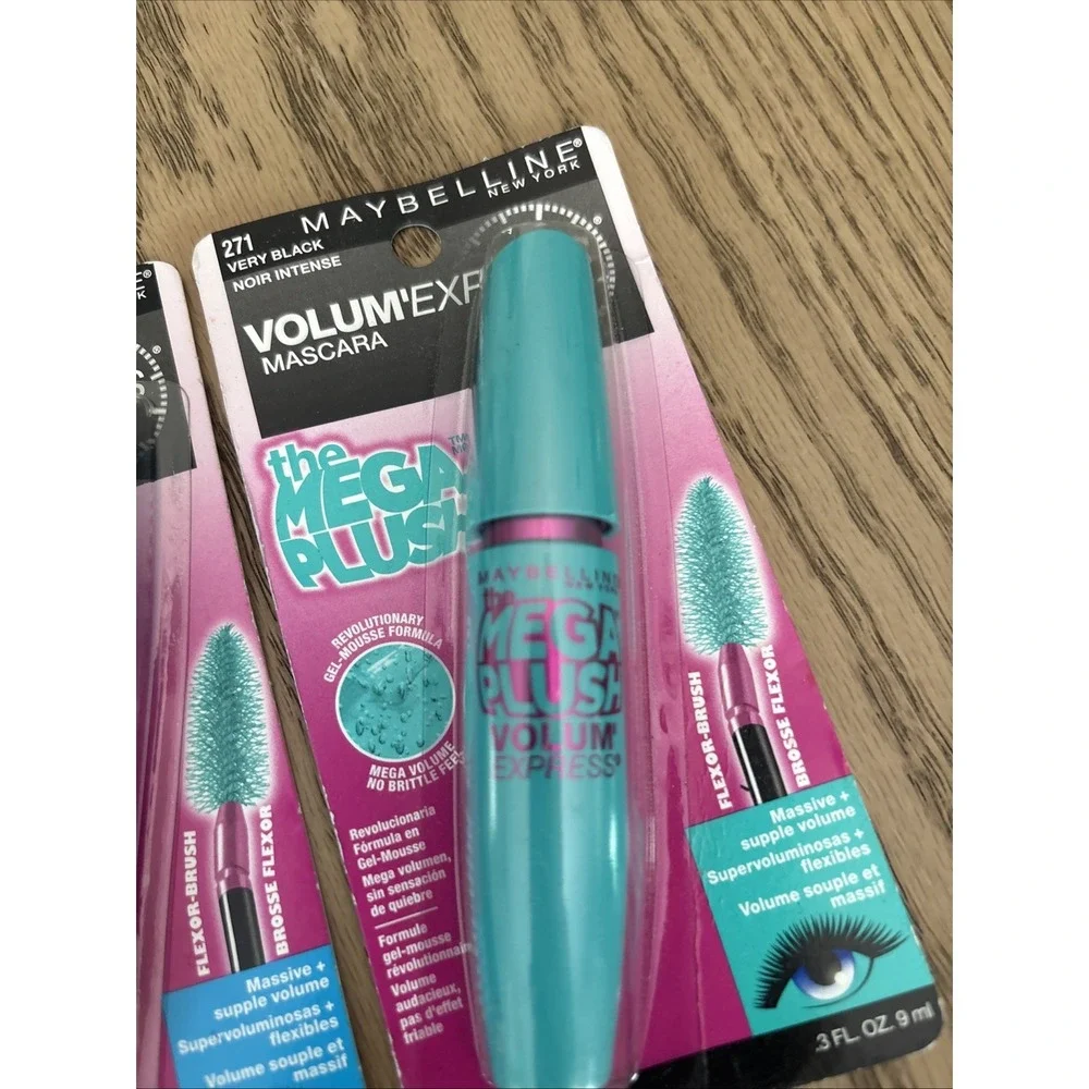 3X Maybelline Volum' Express The Mega Plush Mascara Waterproof Very Black READ!